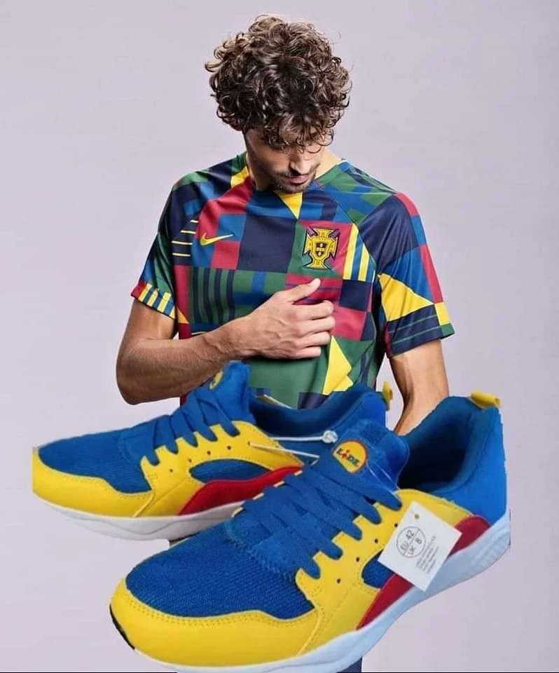 BilbiaOfissial's tweet photo. Drip do lidl ou equipamento da seleção? 😂 https://t.co/OhiikY43o0