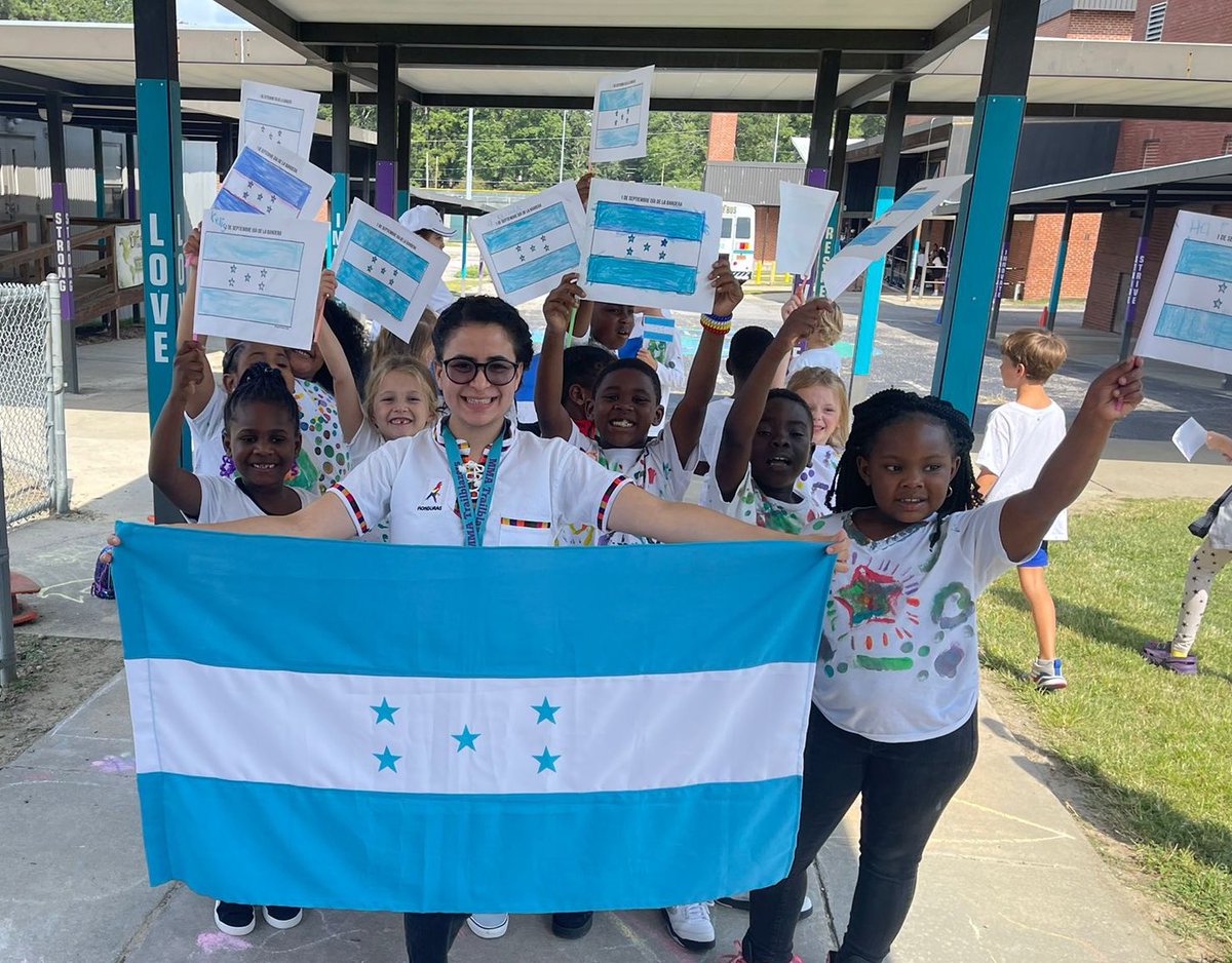 Happy Independence Day to my home country 🇭🇳 <a href="/ParticipateLrng/">Participate Learning</a> #Catracha #UnitingOurWorld #septiembre15