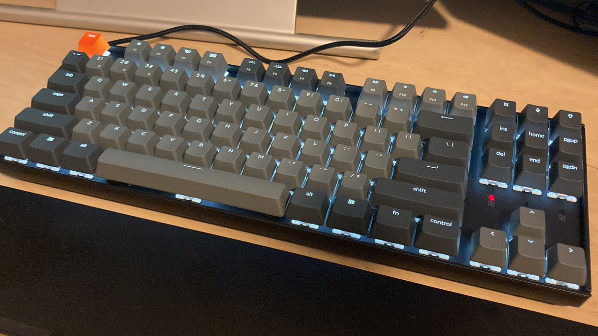 LyleYanak's tweet photo. NEEDED a new keyboard and went with a Keychron K8. My first mechanical keyboard! Upgrading my peripherals one step at a time. #mechanicalkeyboard #gaming https://t.co/VrUZphivbX