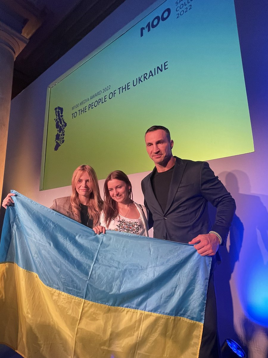 Kai Diekmann (@kaidiekmann) on Twitter photo What an evening! @M100Colloquium <a href="/Klitschko/">Klitschko</a> <a href="/Mike_Schubert/">Mike Schubert</a> @Bundeskanzler <a href="/mvduelmen/">Moritz van Dülmen</a> <a href="/candundaradasi/">Can Dündar</a> <a href="/SabineSasse/">Sabine Sasse</a> <a href="/S_Schicketanz/">Sabine Schicketanz</a> tagesspiegel.de/potsdam/landes… What an evening! @M100Colloquium <a href="/Klitschko/">Klitschko</a> <a href="/Mike_Schubert/">Mike Schubert</a> @Bundeskanzler <a href="/mvduelmen/">Moritz van Dülmen</a> <a href="/candundaradasi/">Can Dündar</a> <a href="/SabineSasse/">Sabine Sasse</a> <a href="/S_Schicketanz/">Sabine Schicketanz</a> tagesspiegel.de/potsdam/landes…