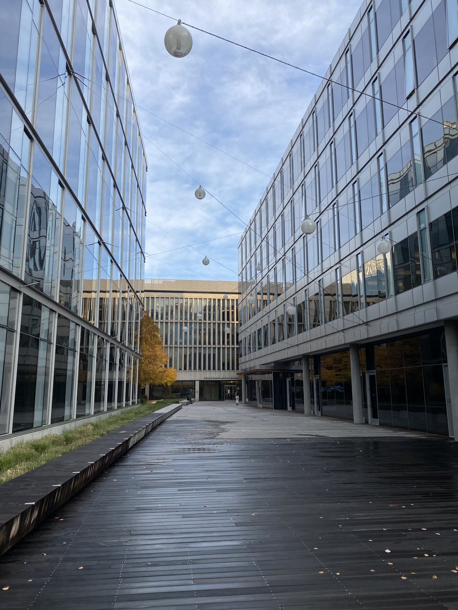 SimpsonLabUW's tweet photo. We are #hiring! Excited to #recruit a #postdoc research fellow to work w/us @DermatologyUW @UWMedicine. Our lab is located @ the lovely #SouthLakeUnion campus in #Seattle, where we benefit from amazing resources &amp; collab opportunities w/@UWISCRM. Join us! https://t.co/zdNwZIgffx https://t.co/J0uoImrJWE