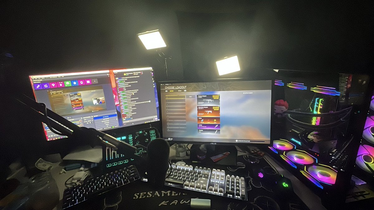 I need to get a 3rd monitor 🙄