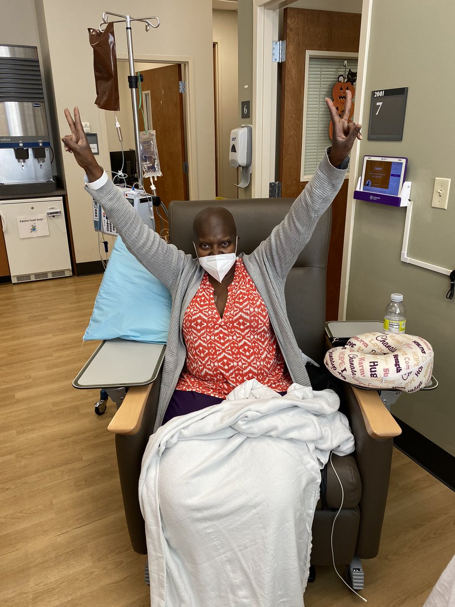 Victoriasmithmd's tweet photo. Today I rang the bell! I have completed 8 rounds of chemotherapy. Now on to surgery next month. Thank you to my Ochsner Kenner infusion team and everyone on my cancer-fighting team! #ochsnercancer I am deeply grateful for family, friends and colleagues who have supported me. https://t.co/hKvZvkPfiY