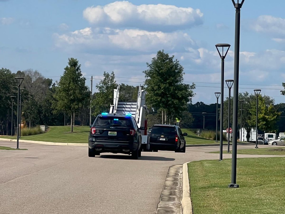 iflymgm's tweet photo. To enhance safety for Alabama National Guard F16/F35 pilots (MGM) is constructing the BAK-12 Arresting Cable Project. MGM has agreed to a Letter of Agreement with Maxwell AFB (MXF) to land large-aircraft (football) charters. ➡️https://t.co/0ThBesvKfr https://t.co/zVRlxyWCdH