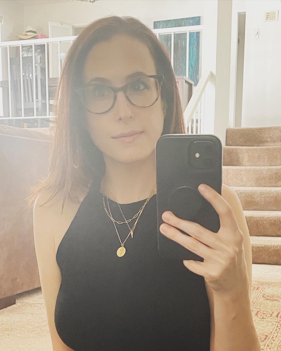 MegSaricks's tweet photo. Today is my 10 year anniversary of moving to LA- so I guess that officially makes me an Angelino? Is that what we’re called? Guess I was busy having too much fun to learn the terminology 🤷🏻‍♀️ Love you all and thank you!
#10yearanniversary #official …#stilldontknowhowtohashtag https://t.co/7SxeXoFP0Y