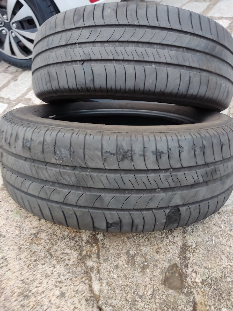 Estoy muy quemado, 20.000 km en una rueda defectuosa y el encargado me intenta vender el cuento, de que es culpa del paralelo. Yo les hago siempre 90.000 o más, aunque de igual ,porque ninguna rueda que he montado se caía a cachos cómo está. Ni se os ocurra ir a neumáticosKm0.