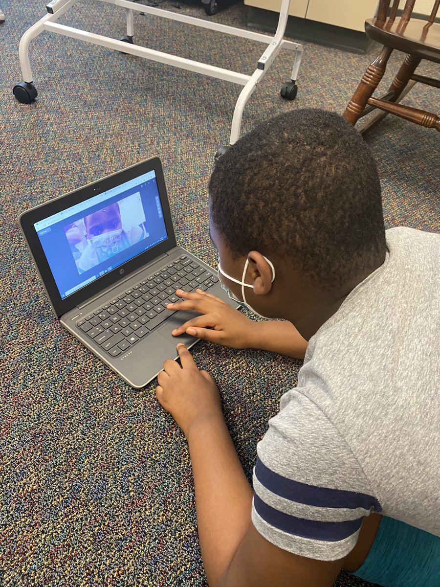 MsBelk1983's tweet photo. My sweet second graders loved using @MicrosoftFlip today to share their dot creations for #InternationalDotDay today. Such a fun way for them to share! https://t.co/QWeEFLwjuX