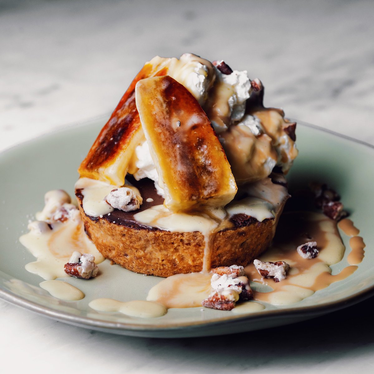 FormaRestaurant's tweet photo. There is ALWAYS room for dessert. 

Just look how tempting and gorgeous our BANANA PECAN TART WITH CHOCOLATE is! 

________________________________
HAPPY HOUR 4PM to 8PM

📍 Forma Venice

#CheeseBar #LAFoodie #YelpLA #ItalianFood #Buzzfeast #Venice #pastadallaforma #cheesewheel https://t.co/FYW45cfGJ5