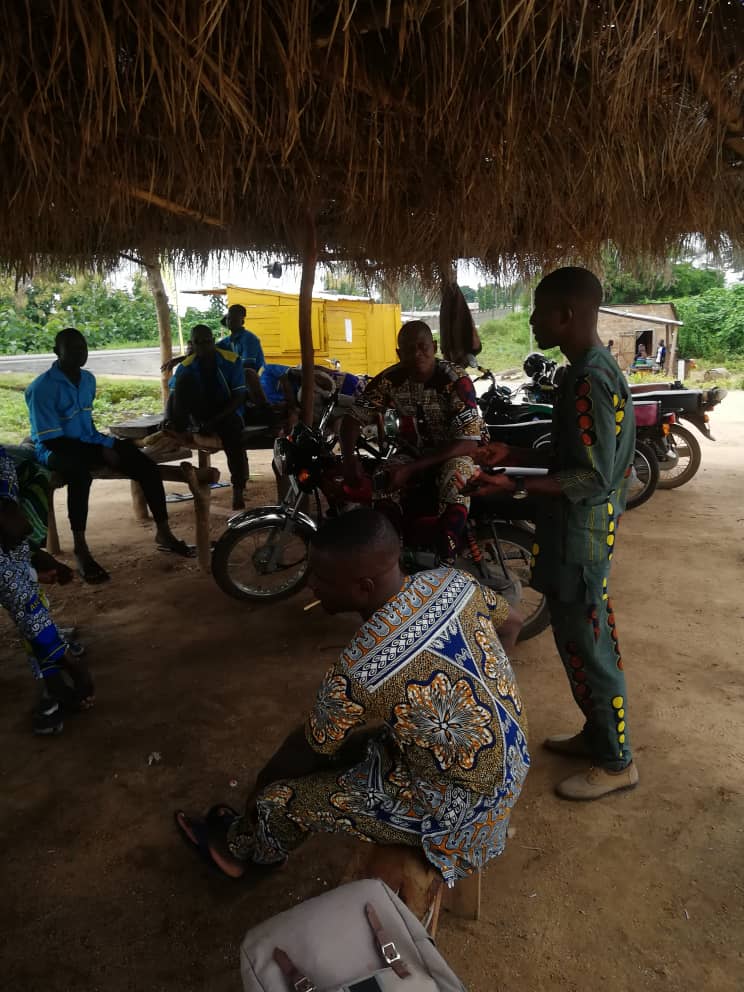 LeBACAR1's tweet photo. Wôgoudo était à l’honneur à travers l’Assemblée d’information des autorités d'arrondissement sur la mise en œuvre des lieux choisis pour l’animation des ES
#lebacar #cdtabel #benin #sweed https://t.co/mTHDgwj8LW