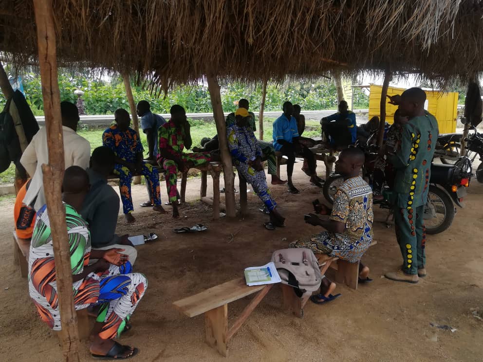 LeBACAR1's tweet photo. Wôgoudo était à l’honneur à travers l’Assemblée d’information des autorités d'arrondissement sur la mise en œuvre des lieux choisis pour l’animation des ES
#lebacar #cdtabel #benin #sweed https://t.co/mTHDgwj8LW