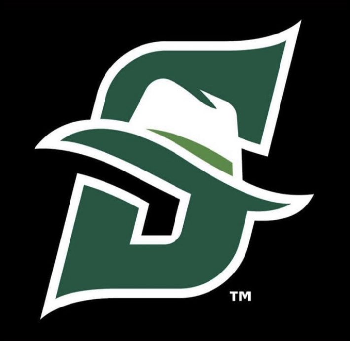 db_toby's tweet photo. WOW!!! After a great phone call with @CoachClowney87 I am blessed to say I have received an offer from Stetson University! 💚🤍 @RecruitGeorgia @CedarFootbal @training_phenom @JalanSowell #AGTG https://t.co/3gpZPAlbyo