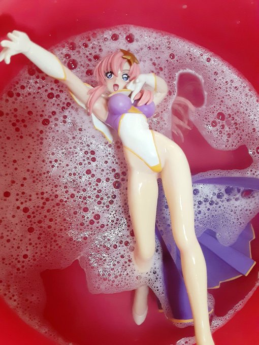 朝からミーアさんは洗浄です。 