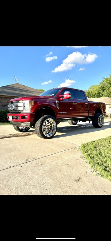 I need some girls that are down to do photo shoots with my truck🤔