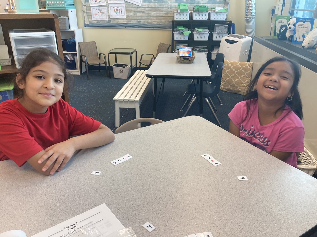 Using Making Words to build phonemic awareness, always a fun challenge to discover the “mystery” word!#Creeksidetweet #WEareLakota #NeedToSucceedCECS