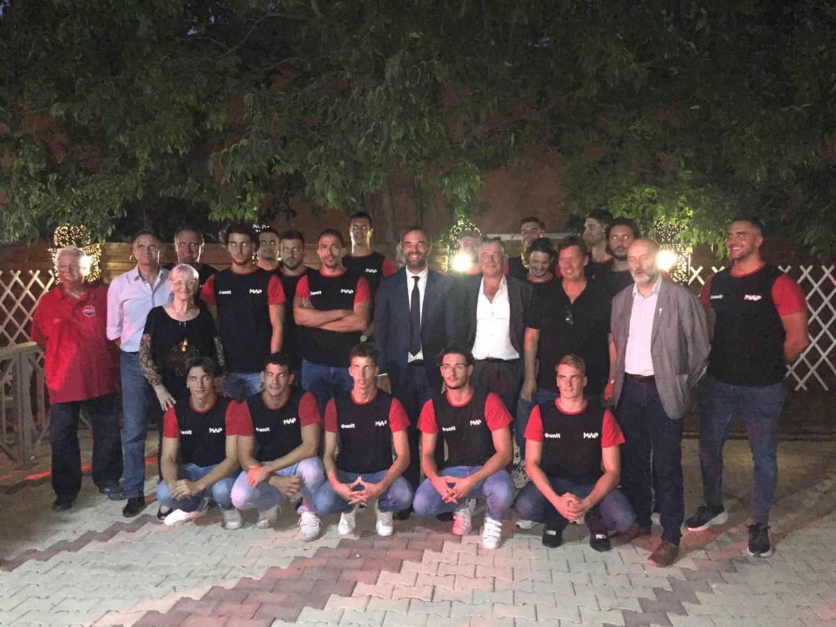 Très belle soirée de reprise et de présentation de l’effectif du <a href="/MWP_pro/">MontpellierWaterPolo</a> à la disposition de  <a href="/vasseurFabien10/">vasseur Fabien</a> dans le cadre du camping de l’Arnel à #VilleneuvelèsMaguelone en présence de <a href="/MDelafosse/">Michaël Delafosse - Maire de Montpellier</a> On sait y faire dans les rangs du président #ChristopheSpilliaert et son staff