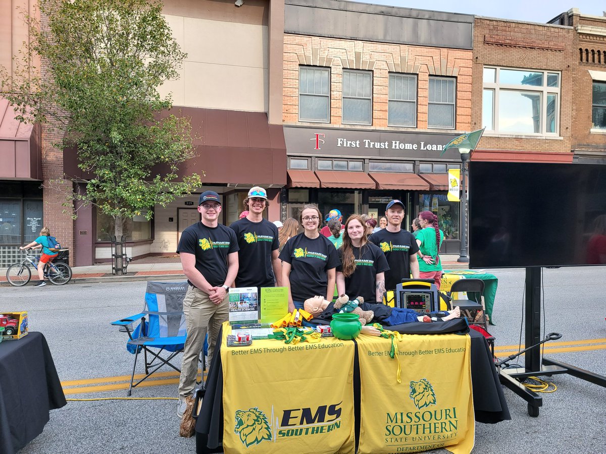 MSSUEMS's tweet photo. Join in the fun with the new MSSU Lion Paramedic class at Joplin's Third Thursday https://t.co/1QbVKda47g