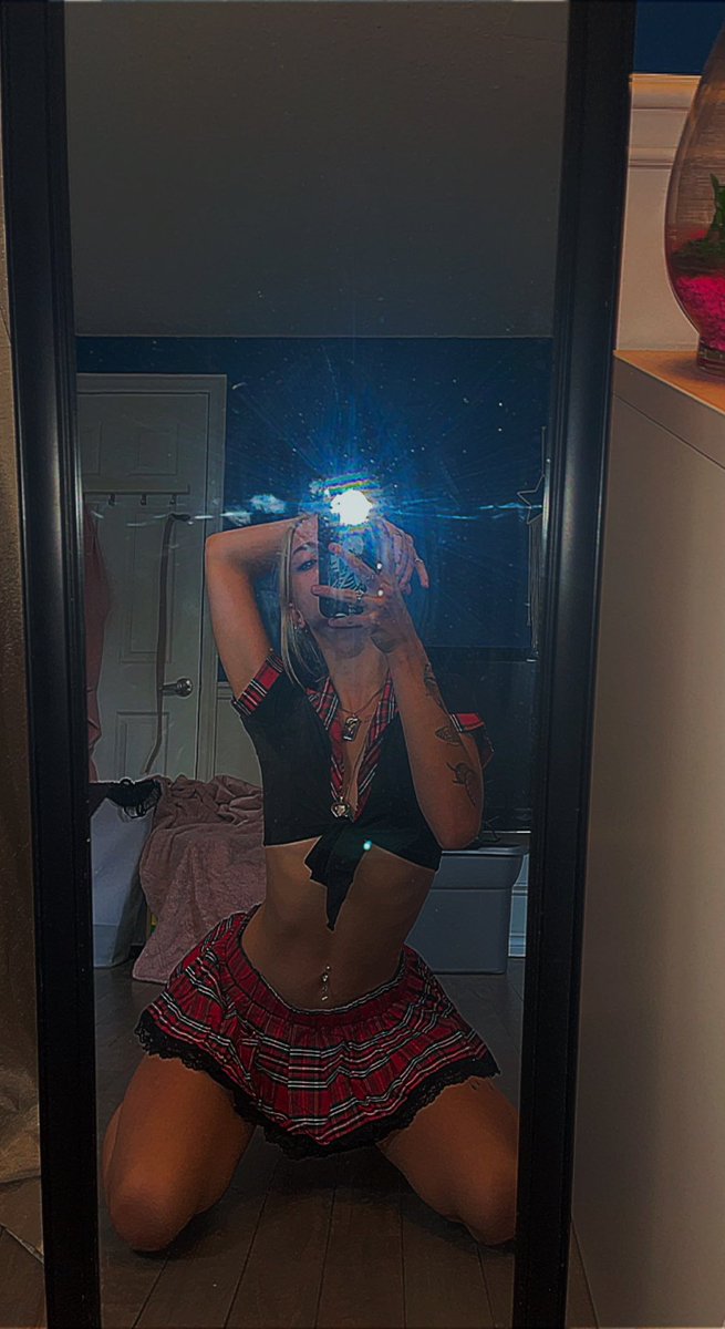 prettypeachxo8's tweet photo. I’ve been a bad girl… need to get taught a lesson. 
Wanna be the teacher 👩‍🏫💋👨‍🏫

New premium videos and posts out for limited time only. You definitely don’t want to miss this 😻
#badgirl #of #hot #ottawa #horny #goodtime #cute #blonde https://t.co/6Eh7YSRPsv
