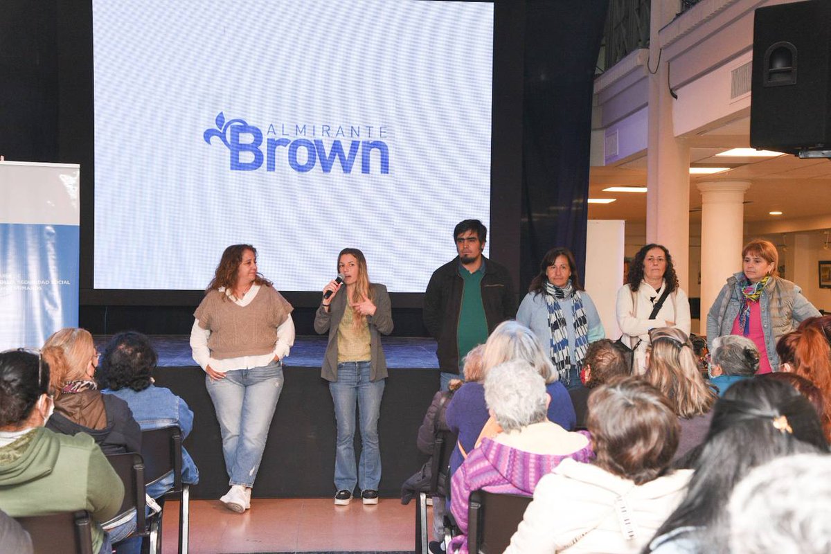 PoliticasPBA's tweet image. Durante esta semana en #AlmiranteBrown y #Luján, se llevaron a cabo encuentros con #Manzaneras de los distritos y donde se abordaron ejes referidos a la lactancia humana y la alimentación complementaria oportuna, en el marco del #ProgramaMásVida.