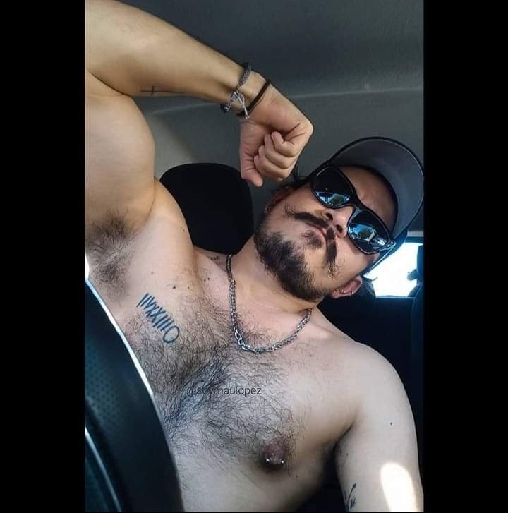 alejo31835738's tweet photo. El chacal me manda fotos de sus sobacos para ponerme cachondo , le digo que me exita verle sus pelos y a el le encanta escuchar eso 👅🤤💪💧💦👃👅 https://t.co/L0T2eudQ27
