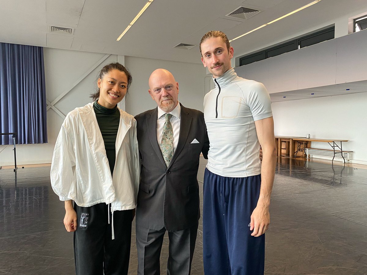 With Paxton Ricketts and Madoka Kariya for a run-through of Blind to the Depths: a duet choreographed by Paxton with a new score composed by Sebastiaan Dutilh. One of seven world premieres to comprise Momentum by Fabula Collective, at Sadler’s Wells on Saturday. @FabulaCol