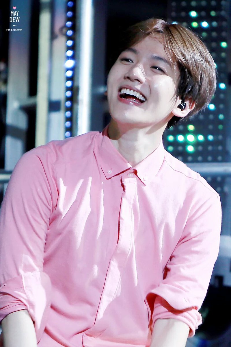 Luvbbu__BH's tweet photo. 꺅 백현아 으쌰 으쌰 데이다!♡ 
이 번주도 고생했고 오늘도 화이팅!🍀🤍 https://t.co/sb9PLSbduT