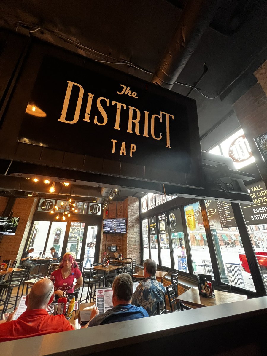 mizRTDNA's tweet photo. UPDATE TO MIZZOUxRTDNA MEET-UP: to find a more accessible restaurant for our students under 21, we’re moving to The District Tap tonight! Come and find us when ya can! https://t.co/sBRw901w2M