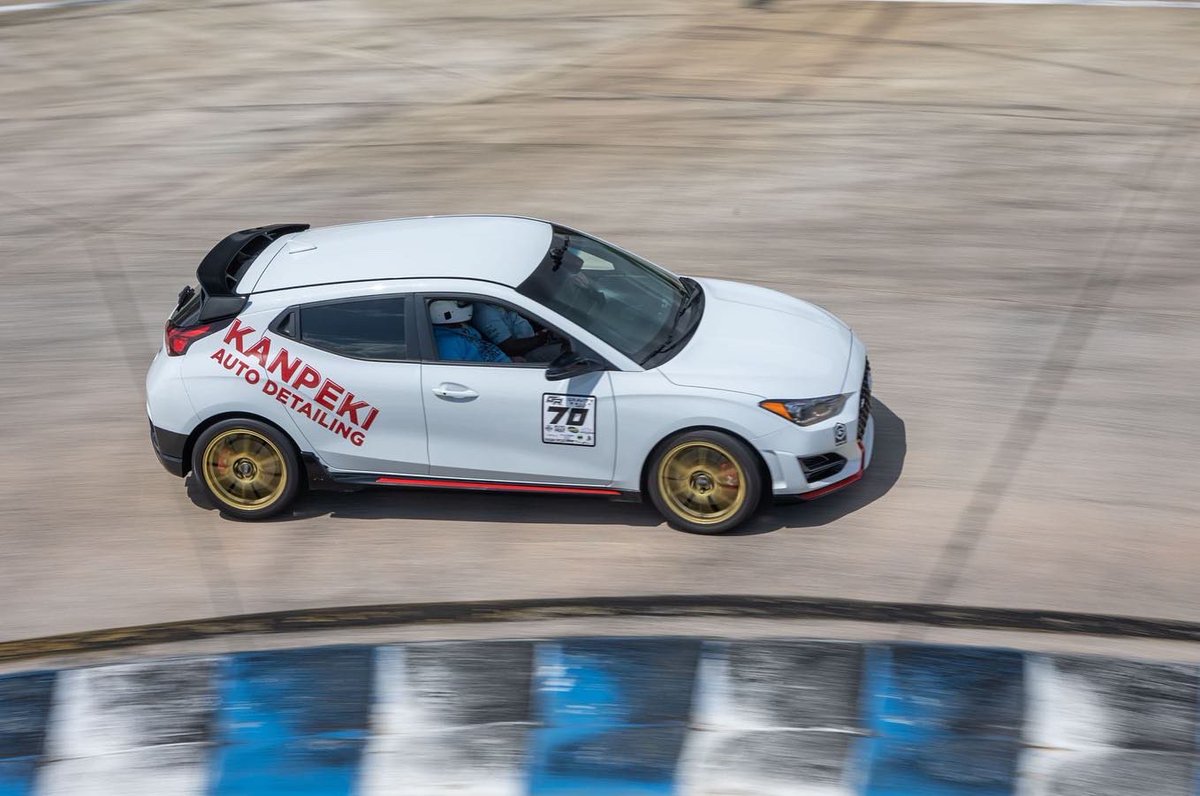 ProdCaptSlow's tweet photo. Gotta love taking some corners at Sebring https://t.co/RXOcm0q9pD