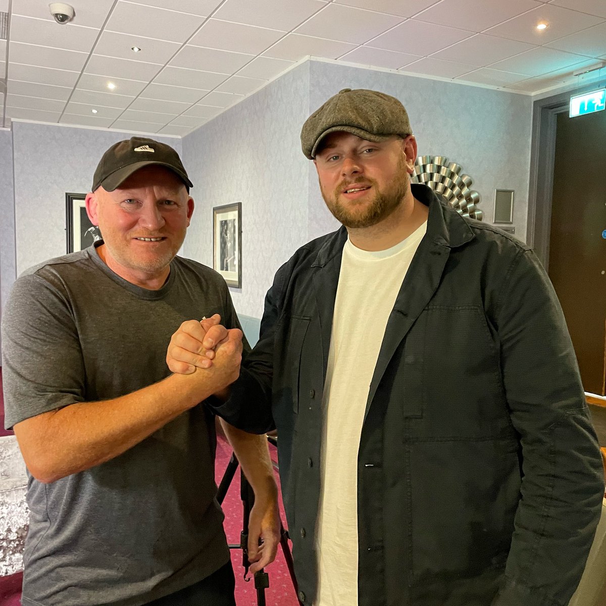thecentralclub_'s tweet photo. 🚨EPISODE 67🚨
Ginger Monster 👹
Before Jonny Wilkinson was Neil Jenkins & a bucket of sand🪣
The @WelshRugbyUnion & British doesn’t have social media & doesn’t do interviews.
We’re very lucky
Neil tells all Sunday 12PM
Stay Central🏴
#wru #welshruby #RIPEddieButler https://t.co/Q7GPwMugLD