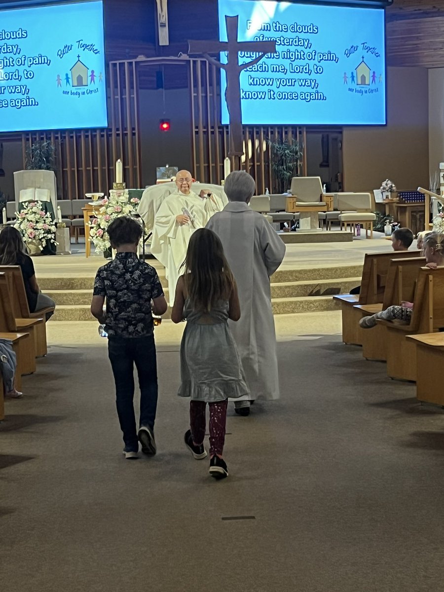 Beautiful opening mass at OPLH parish. Thank-you Father Mario for showing us that Jesus calls us to be  ‘Better Together’ <a href="/Stlcs_EICS/">St. Luke Catholic</a>  #BetterTogether <a href="/EICSCatholic/">Elk Island Catholic Schools</a>