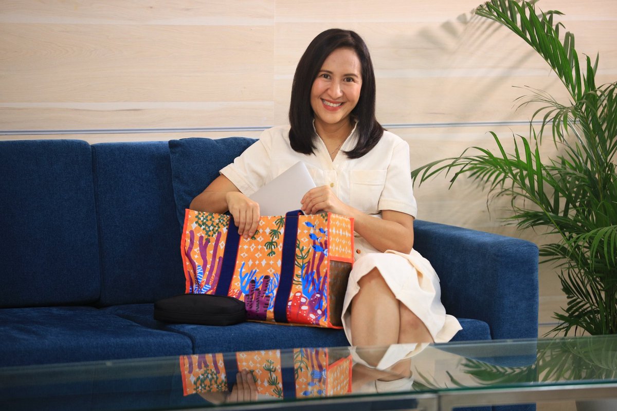 QCMayorJoy's tweet photo. Category is: Upcycled Bags Eleganza #VoteToTote โจ๐
Inilunsad na ang isa sa mga programang ipinagmamalaking ng lokal na pamahalaan ng lungsod Quezonโ#VoteToTote. https://t.co/GfzaleIhzp