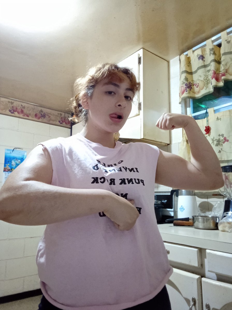 My mooscles are getting Big pipirippipipipipi amo ese audio jakjajaa