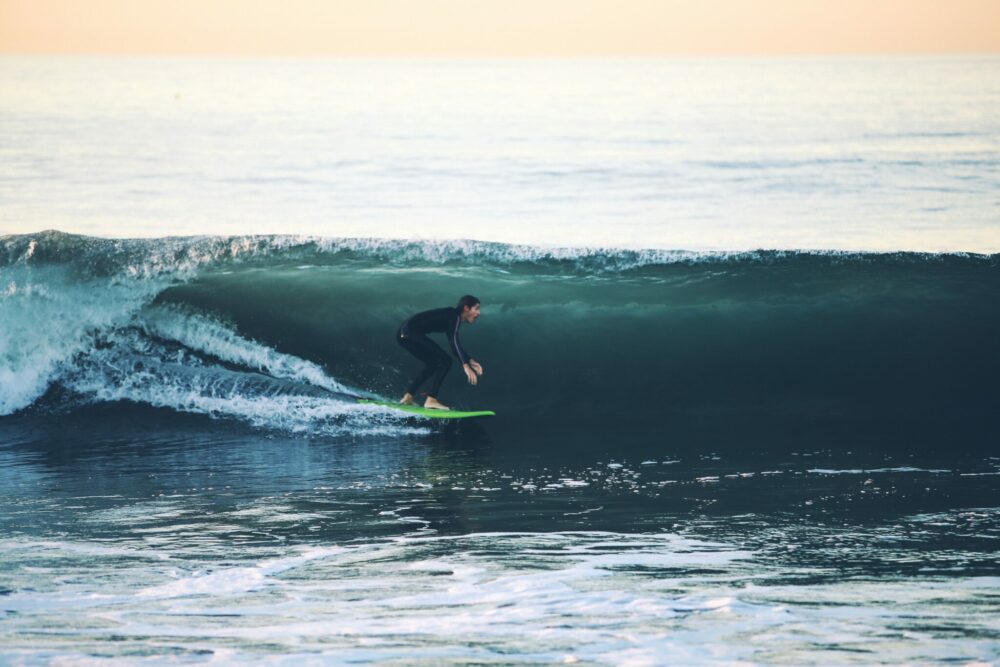 surferrulemag's tweet photo. "Para ser grande primero tienes que aprender a ser pequeño ¡La humildad es la verdadera grandeza!"
Buenos días amig@s. 😎🤙🏾🌊
📸©️ #AustinNeill en #Unsplash. #Fotosurfyolas #FotoDelDia
https://t.co/GreYco6d4a
https://t.co/C3nvrrlYkt https://t.co/HosPmyCdzE