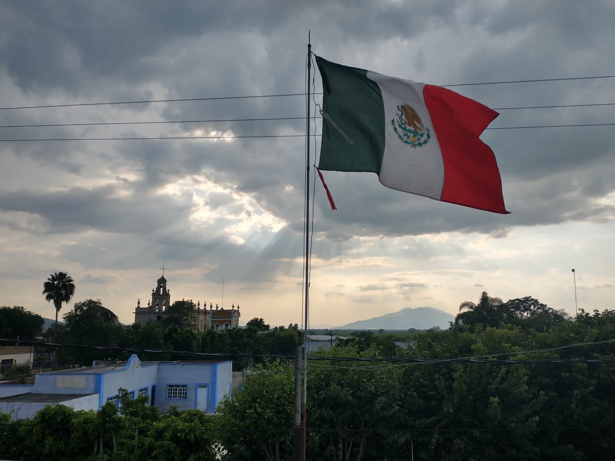 Ivan09194348's tweet photo. Foto tomada en el momento perfecto y en el lugar perfecto, https://t.co/QPevbfL2vW