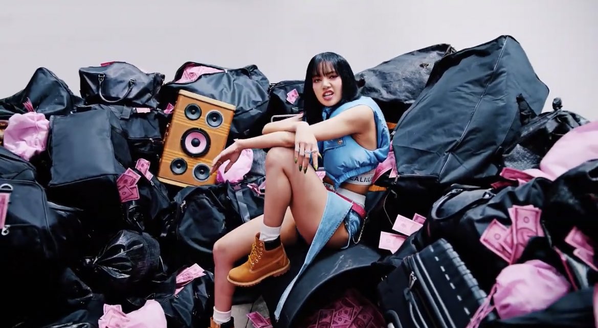 BLACKPINK IS INSANE