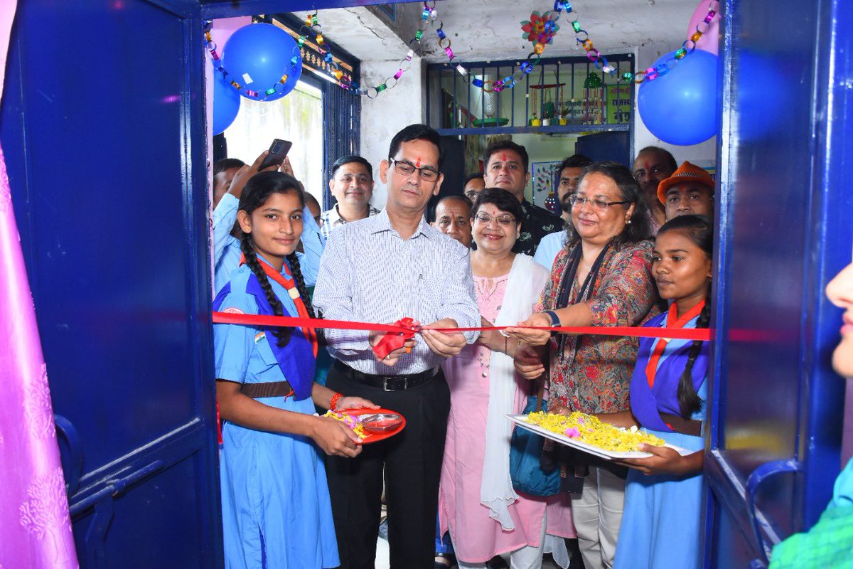 SulabhIntl's tweet photo. Inaugural function of #ProjectGaurav, organised by Sulabh International Centre for Action Sociology in association with @BanswaraSyntex was held at Mahatma Gandhi Government School Banswara. The program was graced by @Dmbanswara Mr. Prakash Chandra Sharma Ji as chief guest 1/2 https://t.co/JJY1GklFbL