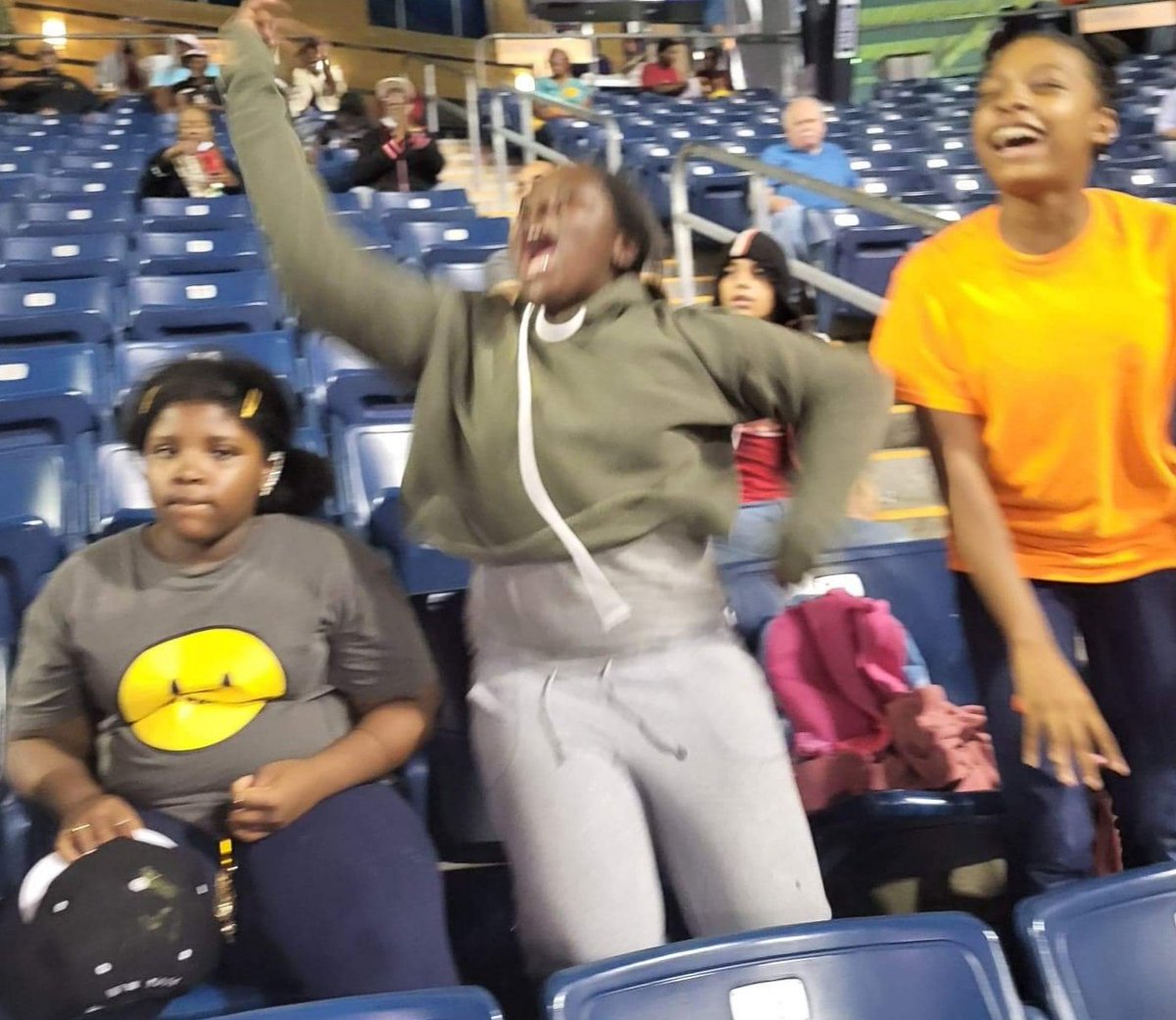 Dreyfus49's tweet photo. Our Parent Coordinator, Mr Perkins @Perkforthepeeps rewarded some of our Ss who are off to an Amazing School Year, with tickets to the Staten Island Ferryhawks baseball game! @FerryHawks @CSD31SI @DrMarionWilson, @CChavezD31 @TheDSCW @nycoasp #elevateD31 #buildingrelationships https://t.co/w3lgTWdp4B