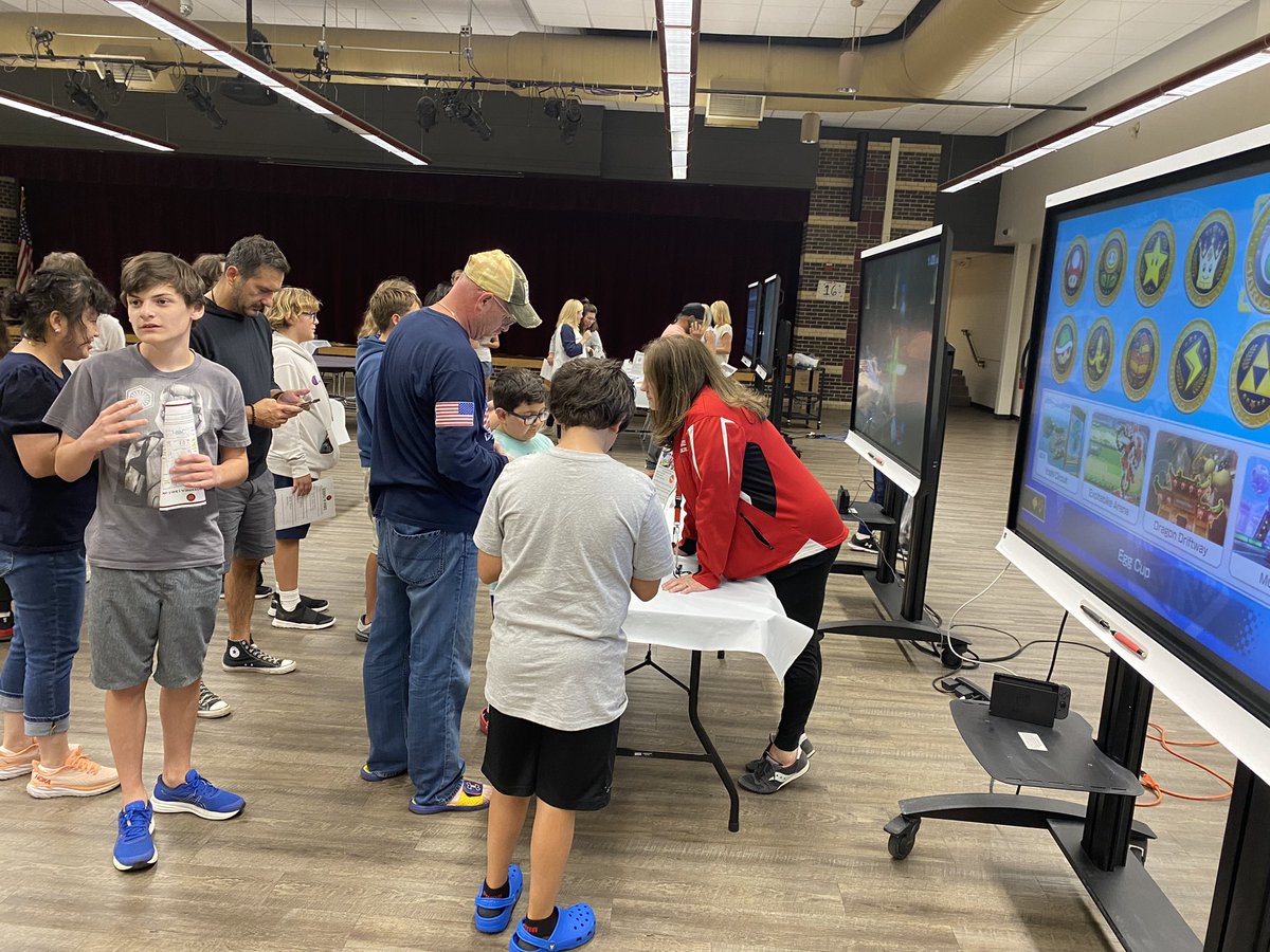 WestMS_Warriors's tweet photo. Chickens, E-Sports and Field Trips, oh my! Amazing evening being together as a Warrior Community. #TogetherasWarriors https://t.co/2yDCcxmf9G
