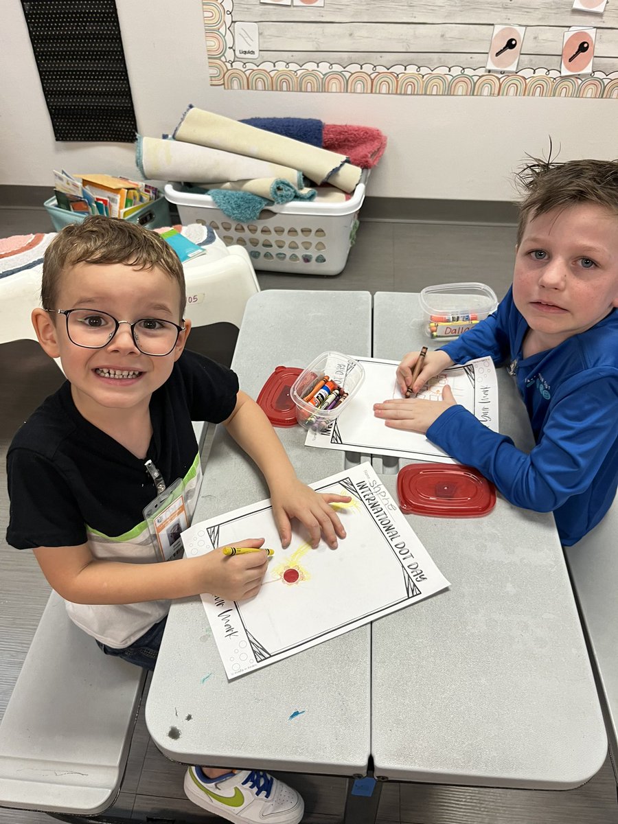 KellyLeonardLP's tweet photo. Dot Day was a success! #chooseLP #lpe @lpisd https://t.co/T0bXTk6tjq