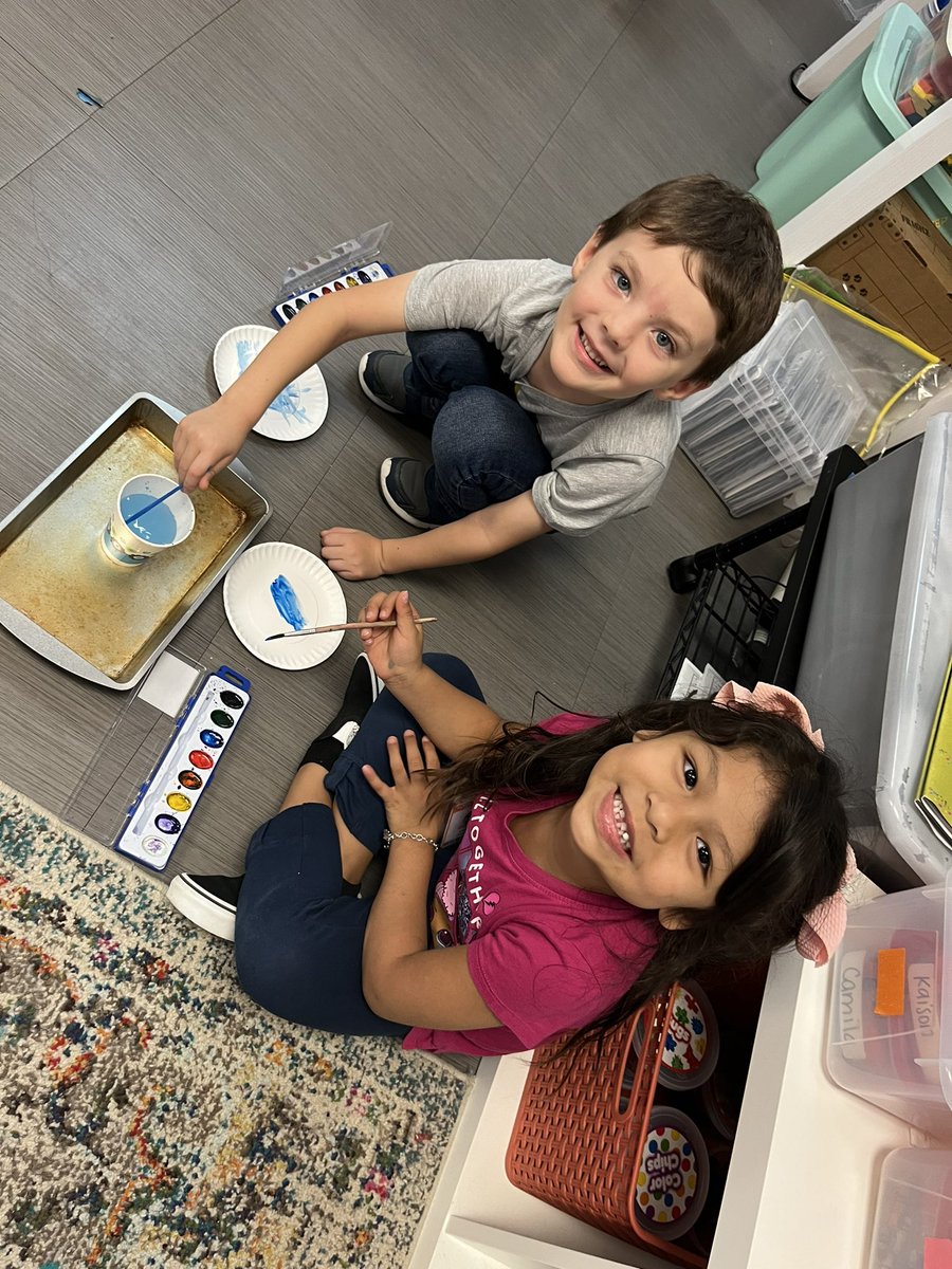 KellyLeonardLP's tweet photo. Dot Day was a success! #chooseLP #lpe @lpisd https://t.co/T0bXTk6tjq
