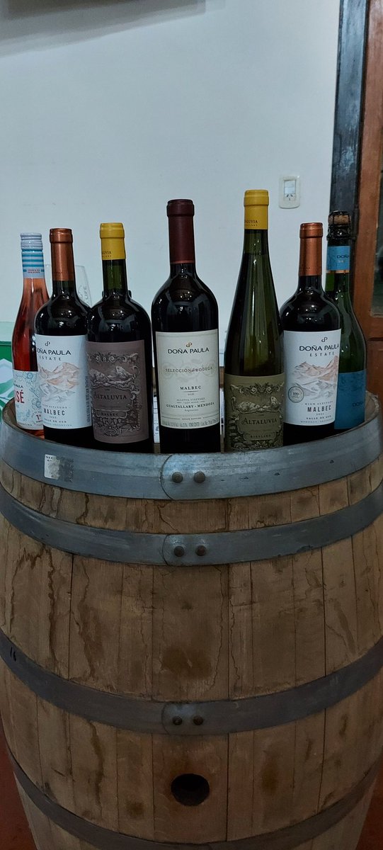 Hoy toca presentar los vinazos de <a href="/DonaPaulaWines/">Doña Paula</a> 🍷🍷🍷