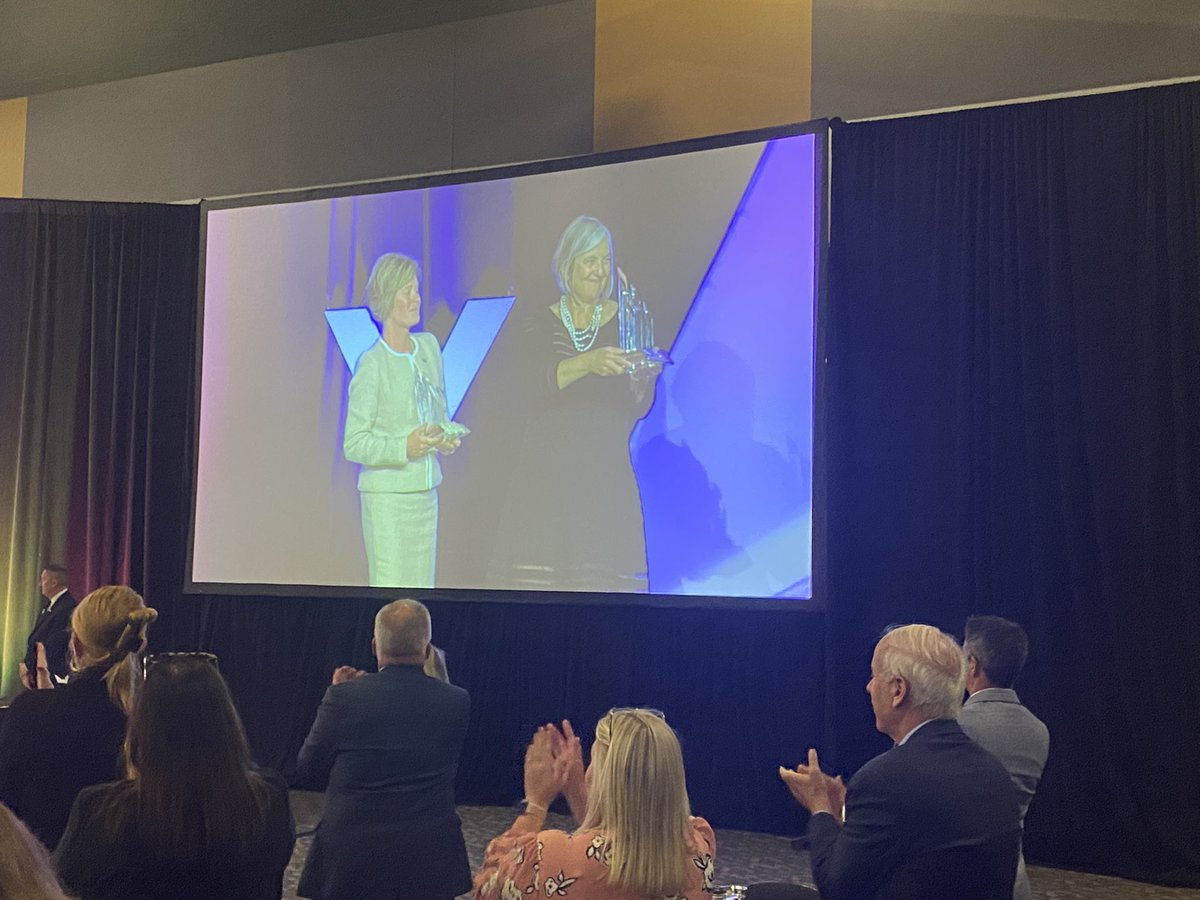nkychamber's tweet photo. Congratulations to @meetNKY &amp; @Visit_Cincy, our 2022 recipients of the NKY Unity Award, presented by Warren Weber of @PNCBank.

Thank you to @JulzNKY and @Julie_Calvert and their organizations for understanding that our entire region benefits when we work together! 💪 https://t.co/C7lunxSb6A