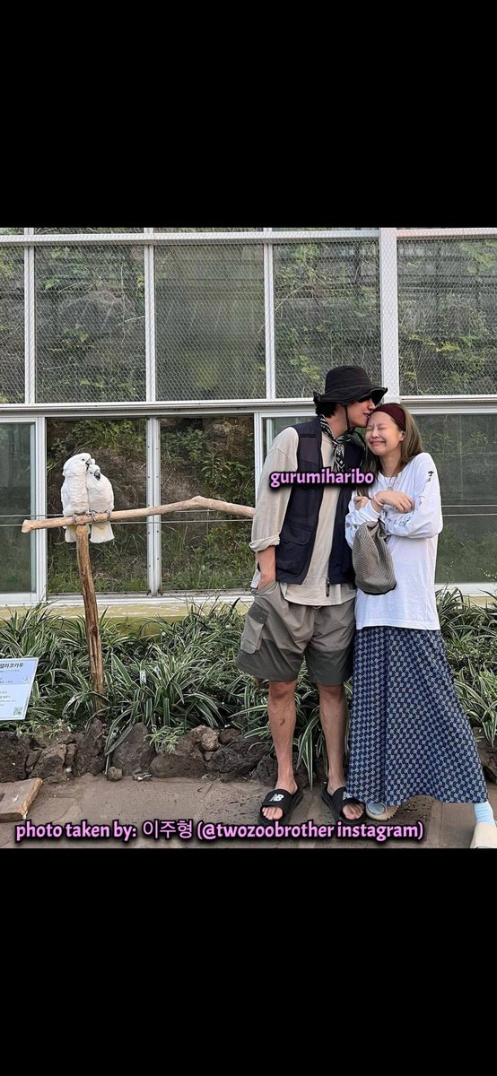 ncvg1_'s tweet photo. OMG era cierto, que lindos se ven jennie y tae 🥺❤️

#TAENNIE #JENNIE #TAEHYUNG https://t.co/oZQjJZeCe7