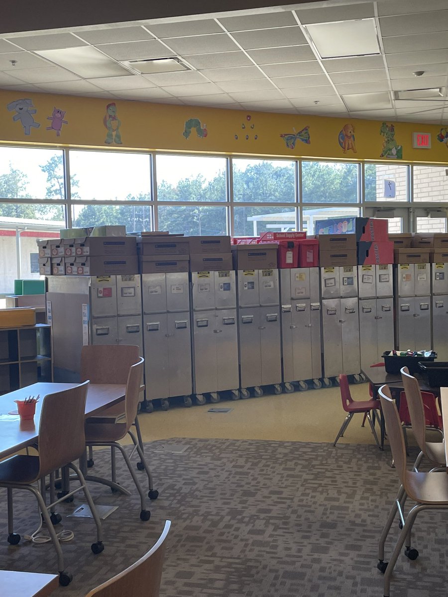 lgothard's tweet photo. Book Fair Delivery Day for Eastside Elementary!  We are excited!🎉🎉🎉 #eastsidepride  @EastsideCISD @ClevelandISDTX #scholastic https://t.co/ApdIaGA1cg