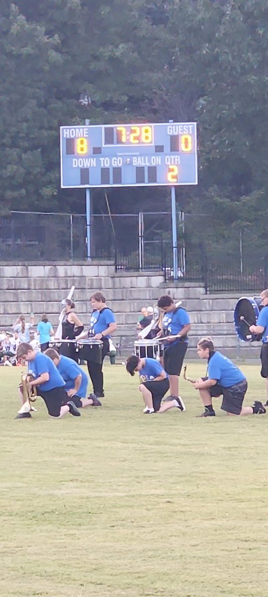 EHMS Eagles ip at half