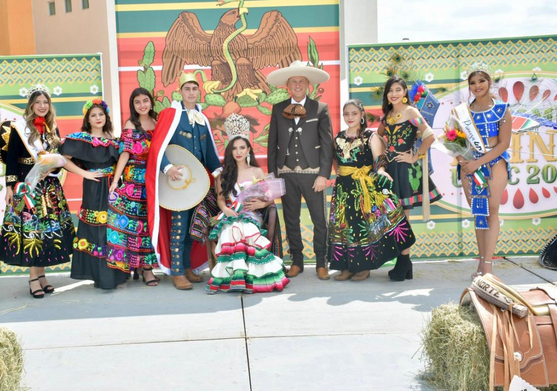 UTnortecoahuila's tweet photo. Celebrando la Independencia de México hoy mantenemos nuestras tradiciones y designamos a nuestra Reina UTNC 2022.  Que Viva México! @mrikelme @fsaracho10 @CoorUTyP @Oscar_Lopez_E #OrgullosamenteMexicanos #CorrecaminosSiempreAdelante https://t.co/zxBt4Kk3YZ