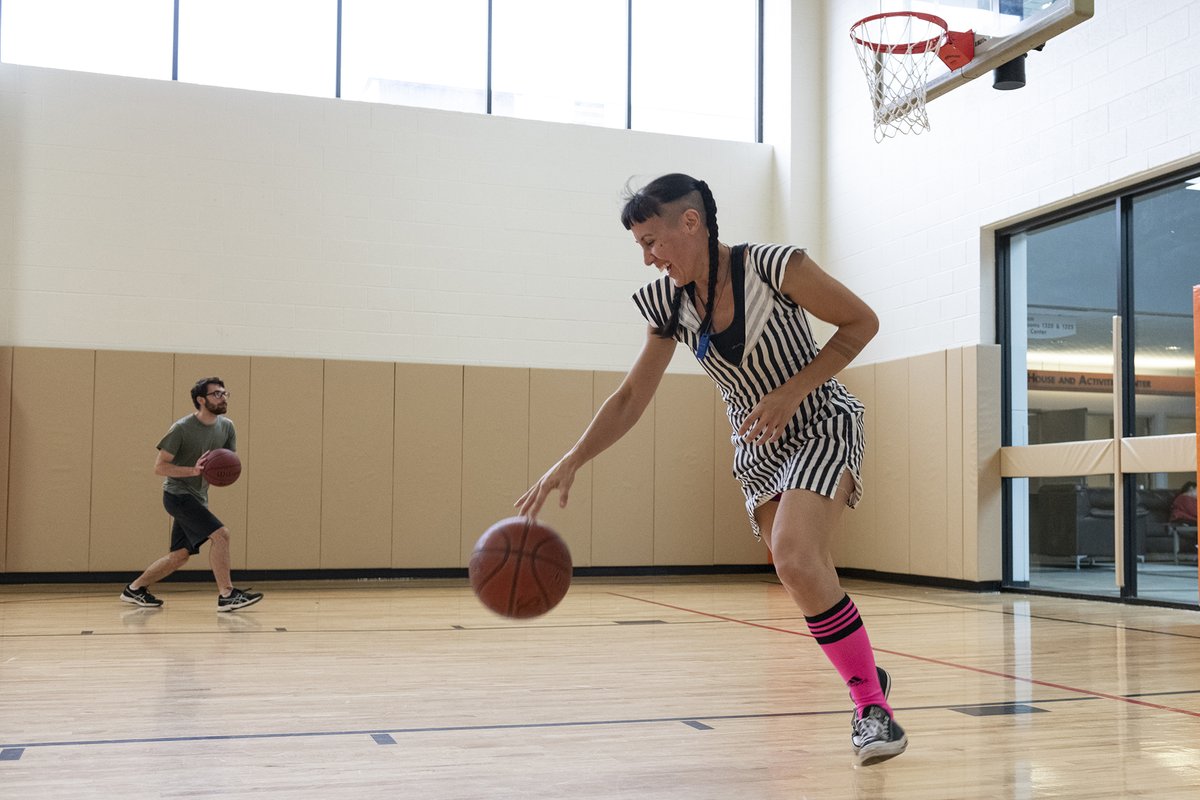 RIT_artdesign's tweet photo. Associate Professor Mari Jaye Blanchard's Stretch and Sketch wellness class hit the hardwood this week with special guest, Dean Todd (Air) Jokl! @RITStudentLife

📸: Elizabeth Lamark https://t.co/TqkdSfE15w