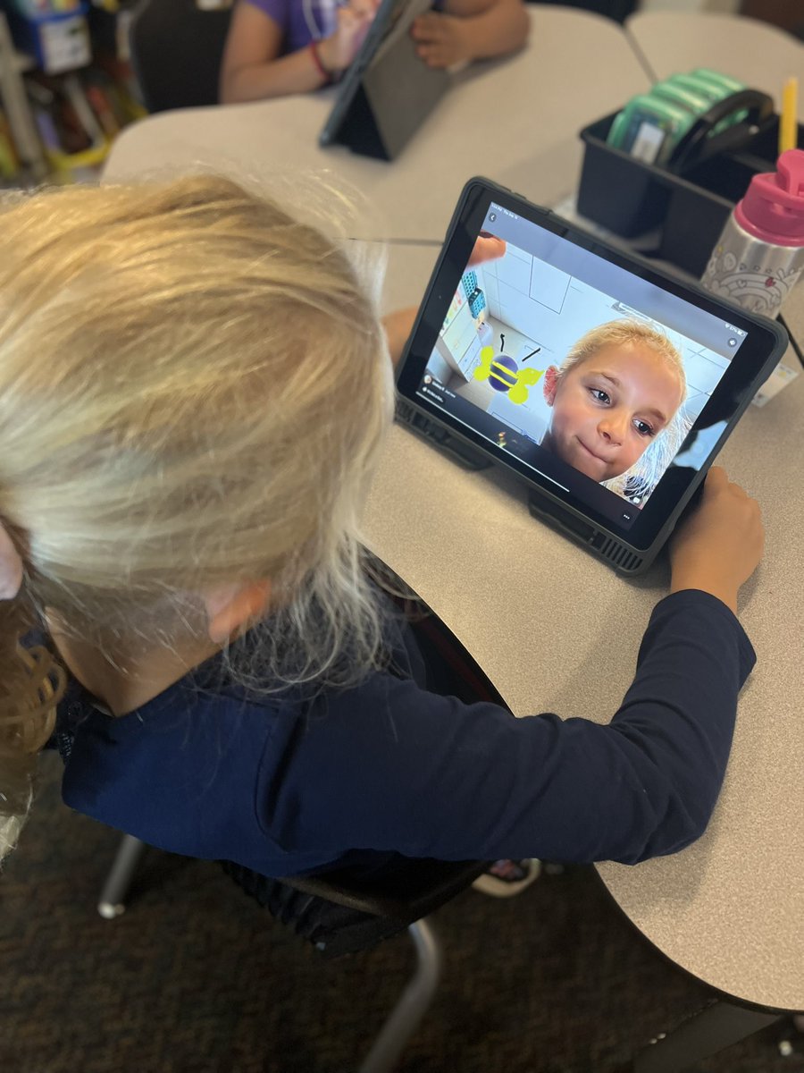 mrsjones72812's tweet photo. 1st graders in Mrs. Ginn’s class at @ChrisYungES turned one black dot on @MicrosoftFlip into something amazing! @PWCSNews #pwcitc #thinkitflipit #dotday @peterhreynolds @FablePaul https://t.co/sBJinBg9kS