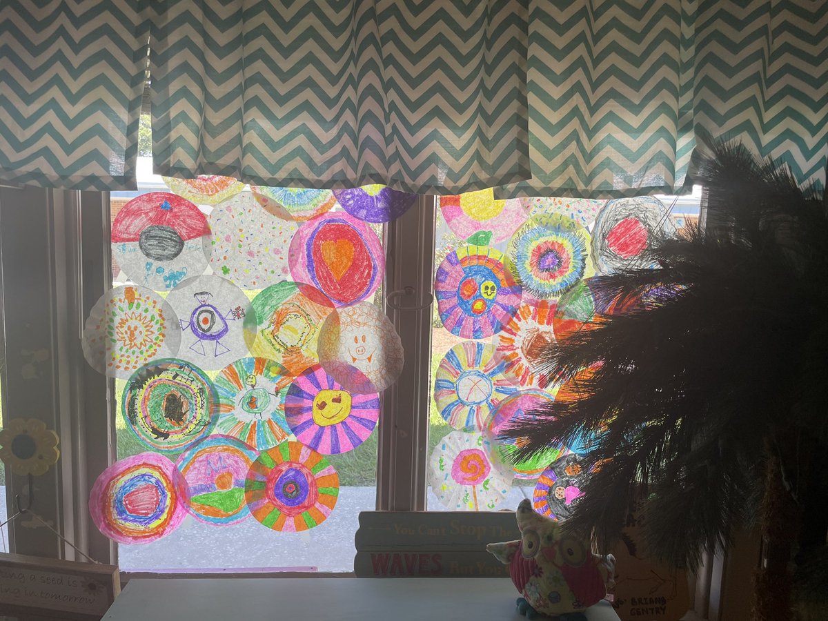 mschamberlain18's tweet photo. Happy #DotDay we had so much fun using DOTS to make arrays, and making our own stained glass window using dots 💛💛such a fun day @SBESPirates https://t.co/cUgoQBq1i3