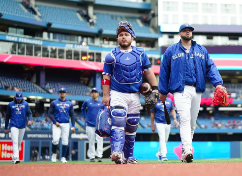Alek Manoah won’t stand for body-shaming of Blue Jays teammate