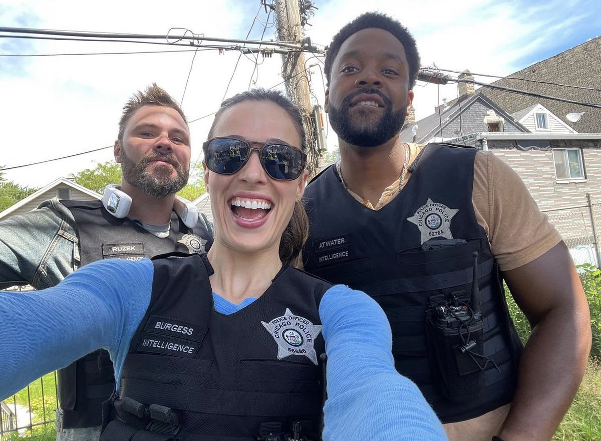 NBCOneChicago's tweet photo. A @marinasqu selfie means this trio will be on our screens soon. 😌 https://t.co/LcW5fppxrR